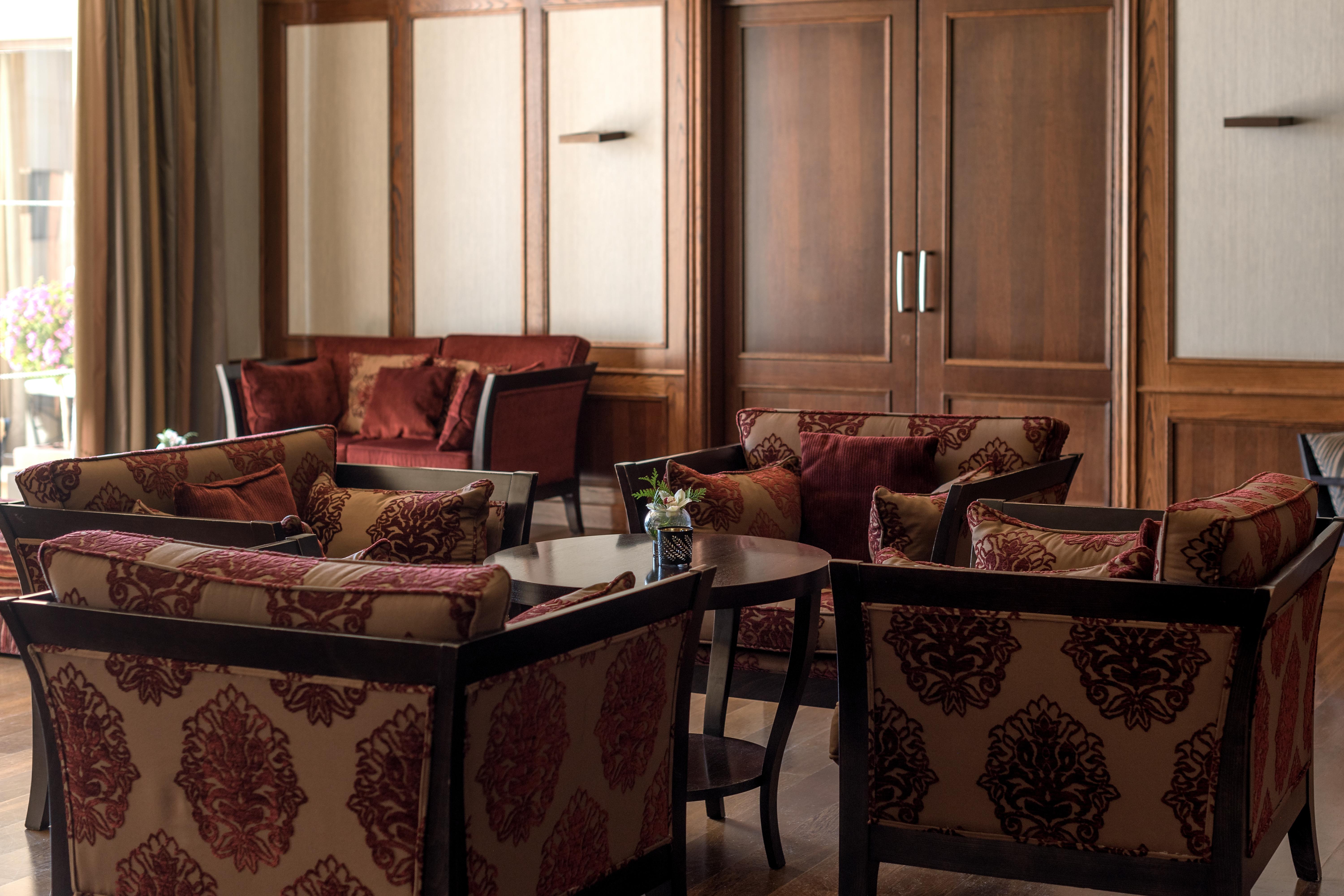 Doubletree By Hilton La Torre Golf Resort Roldan Exterior photo The Library