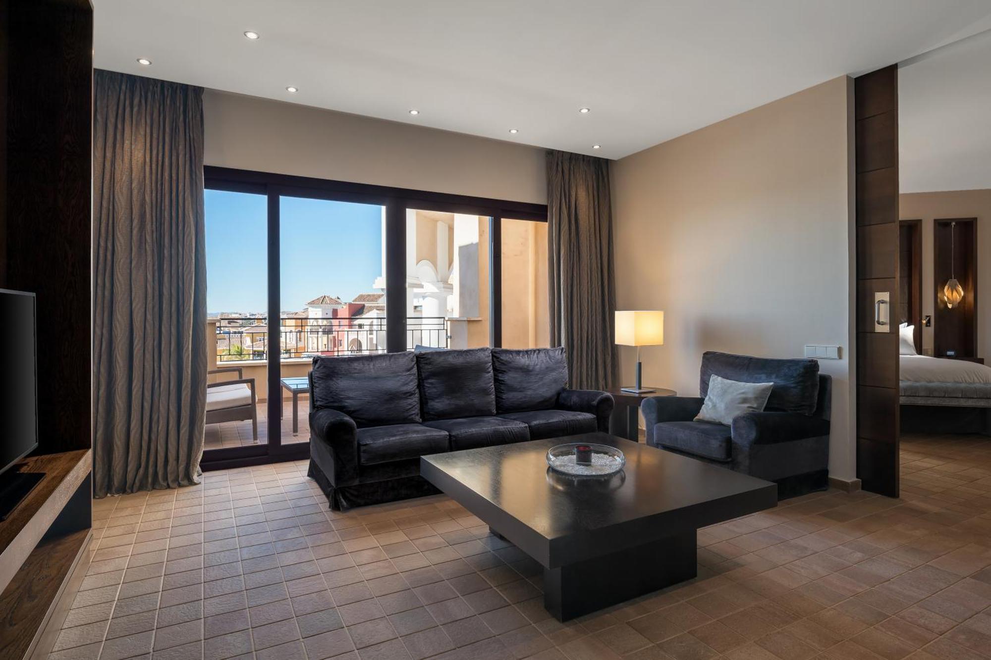 Doubletree By Hilton La Torre Golf Resort Roldan Exterior photo Suite
