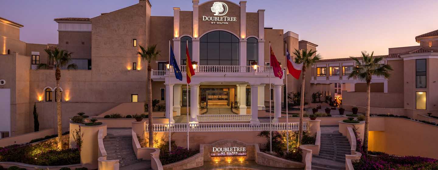 Doubletree By Hilton La Torre Golf Resort Roldan Exterior photo DoubleTree by Hilton Hotel & Resort, Alexandria